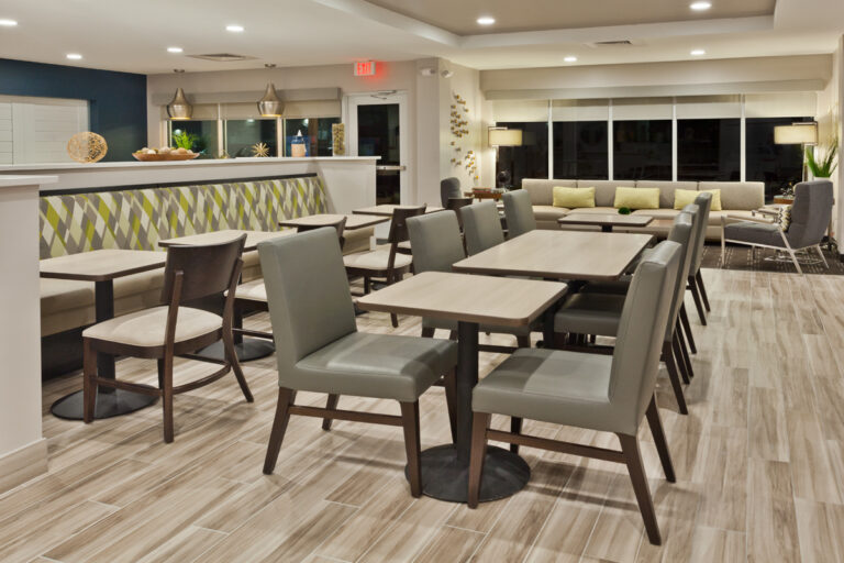 MGMTM-Towneplace-Breakfast_Seating3