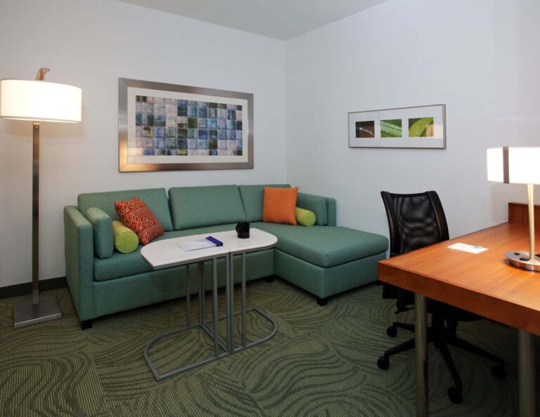 SHS-38-DoubleSuiteLivingArea